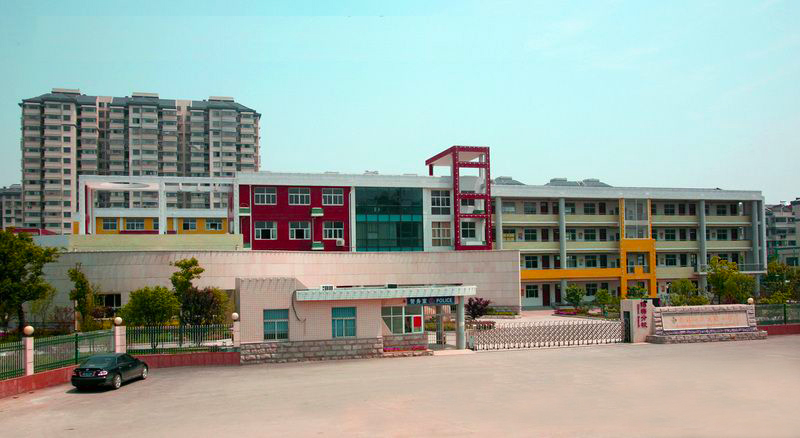 性能強有顏值，讓LED顯示屏的美綻放校園