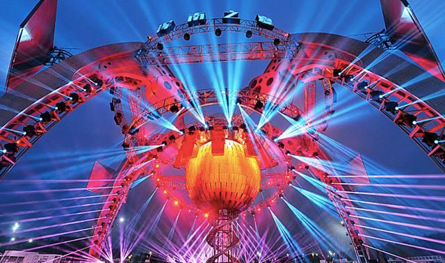 利亞德用517塊LED顯示屏構建“賽博朋克”世界，點燃沈陽炫彩夜生活